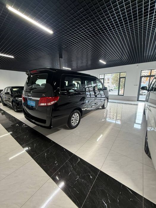 Oilaviy sayohat va uzoq safarlar uchun ideal moshina