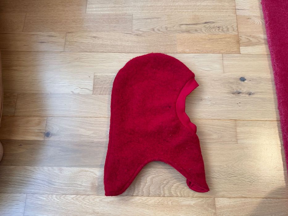 Cagula lână, dublată cu bumbac, mărime 3-6 ani