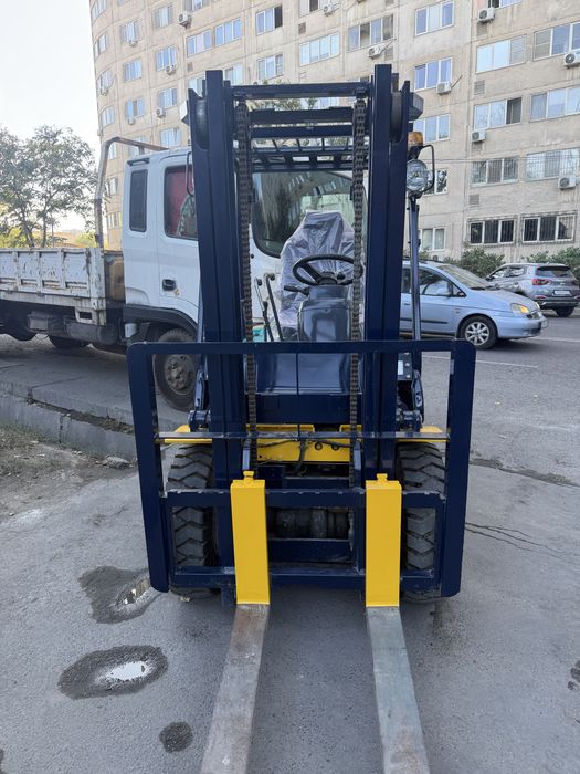 Вилочный погрузчик