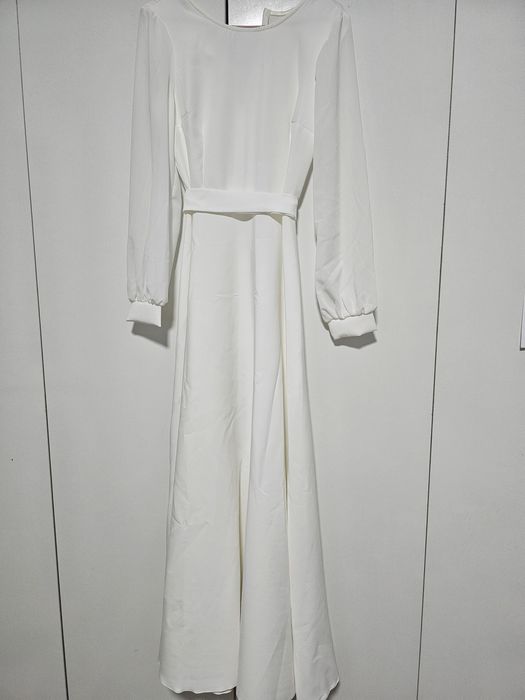 Белое длинное платье