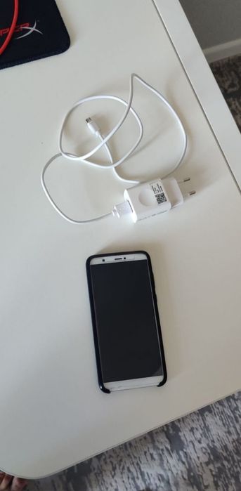 Продам телефон Huawei