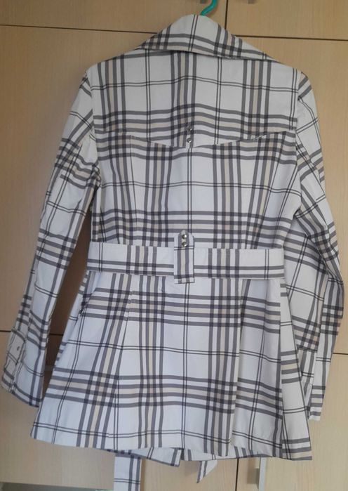 Geaca ploaie in carouri