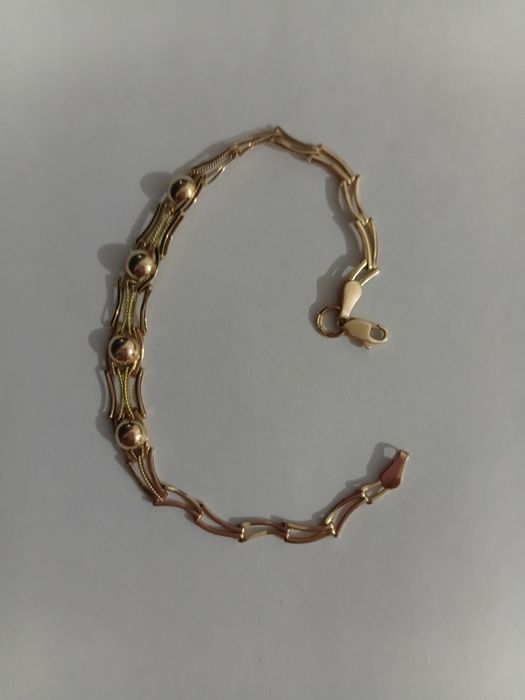 Алтын браслет сатылады