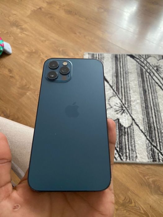 Vand iphone 12 pro telefonul este in stare perfecta pret negociabil