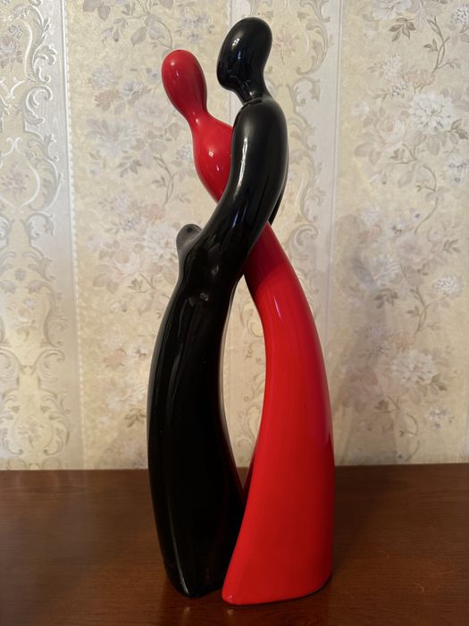 Срочно продам комплект статуэток