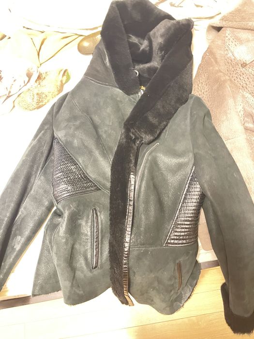 Дубленка бежекоричнего цвета