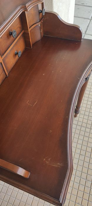 Бюро писалище секретер