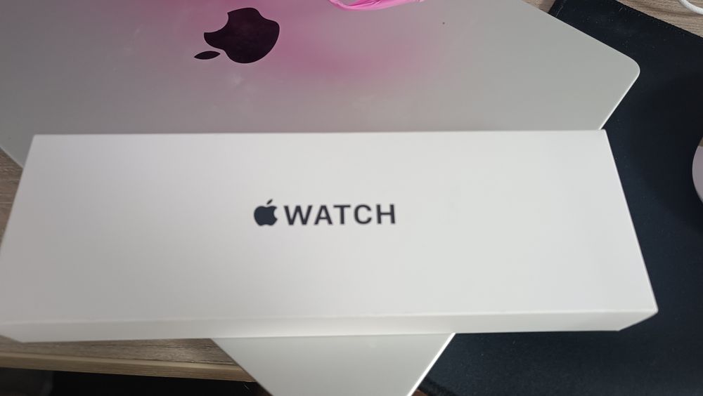 Продам apple watch se gps gen 3