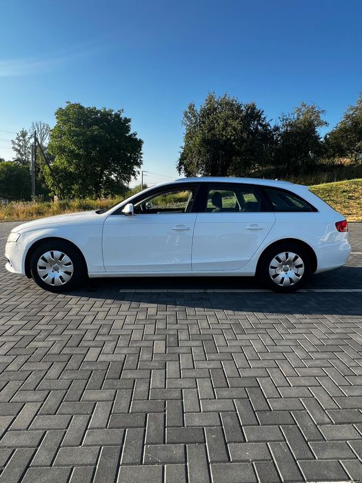 Vînd audi  a4b8 din 2012 motor 2.0 tdi 143 cp transmisie automată 8+1