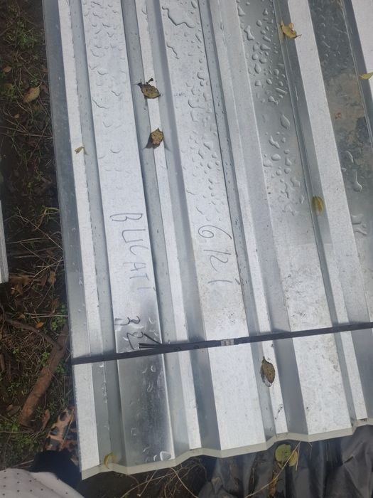 Vând tablă cutată h35 zincata 
4 metri lungime 
5 metri lungime 
6 m