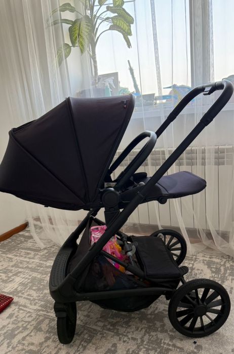 Срочно продам Коляска прогулочная Uenjoy Atmos