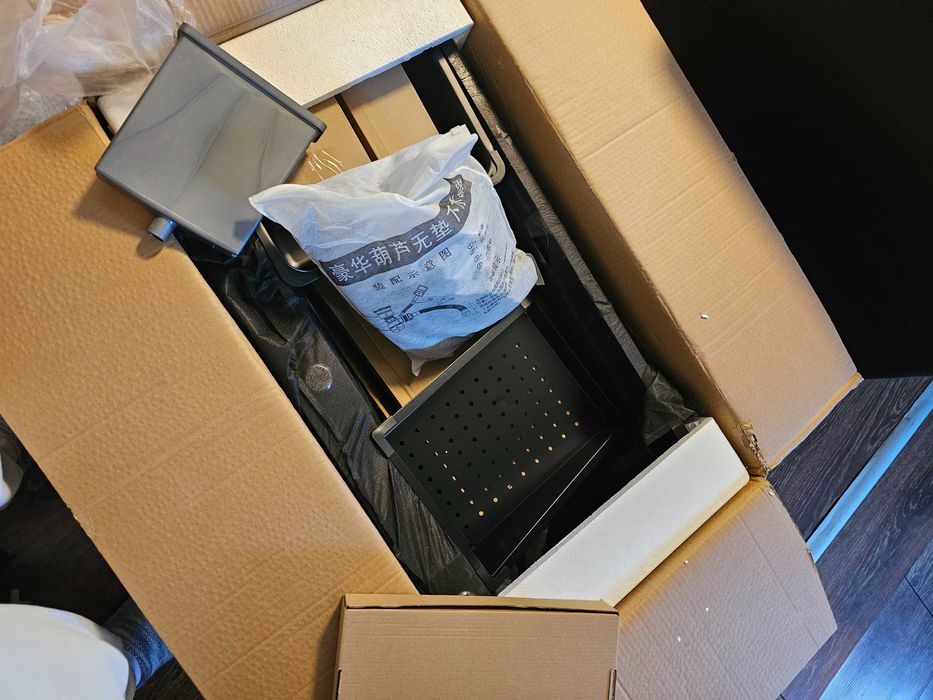 Многофункционална кухненска мивка с батерия и аксесоари