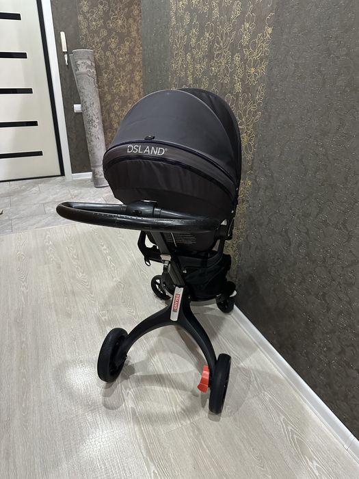 Коляска детская модная