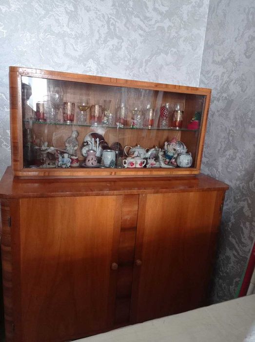 Продается советский сервант б/у