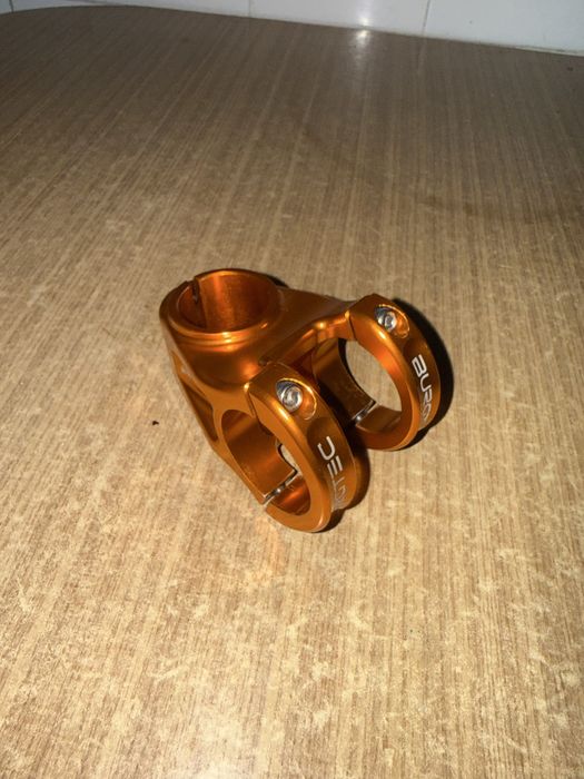 Лапа Burgtec Enduro, Спирачка Shimano Deore XT