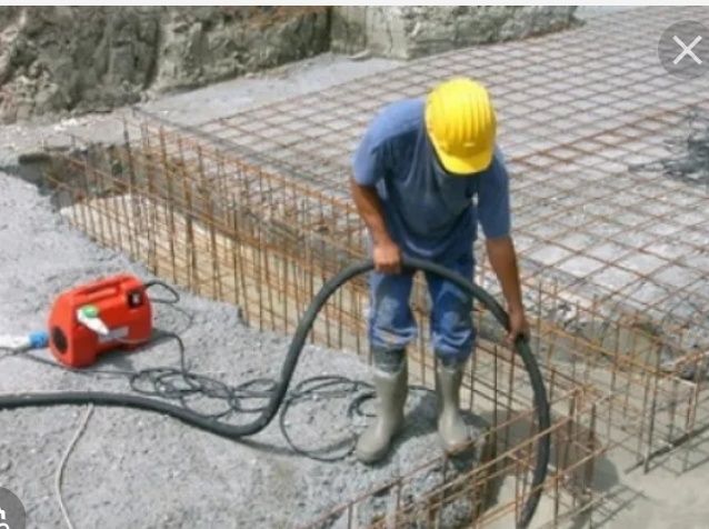 Погружной глубинный бетонный вибратор