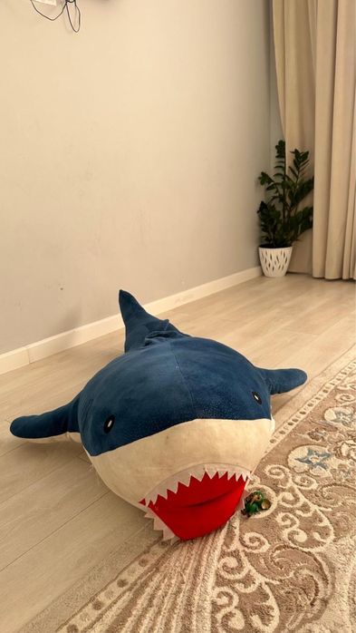 Продам игрушки машинку