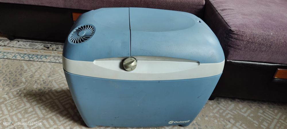 Холодильник термоэлектрический.