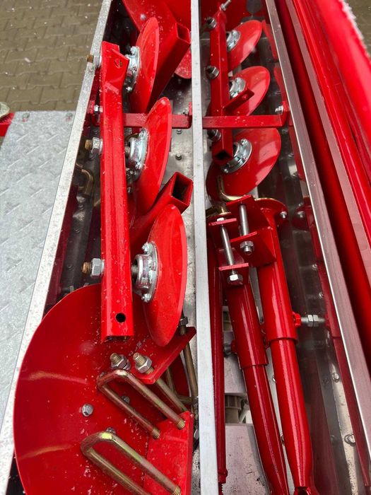 SKLP сеялки за слама/семена -  1 м , 7 реда (нова)