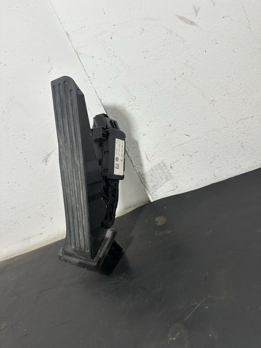 Pedala acceleratie Volkswagen Vw Touran 1.9 TDI 1T1721503H