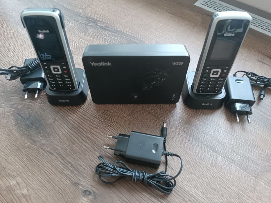 База DECT-телефонии Yealink W52P + 2 трубки
