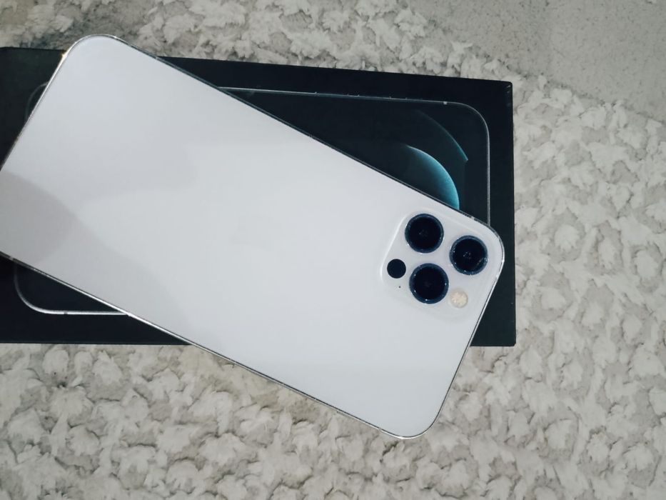 Айфон 12 про продается в идеальном состояний