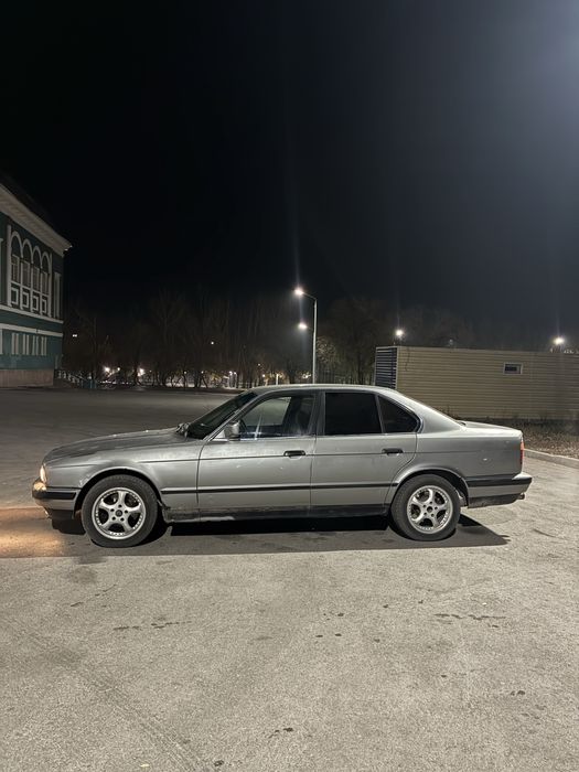 Продам BMW 520 2л