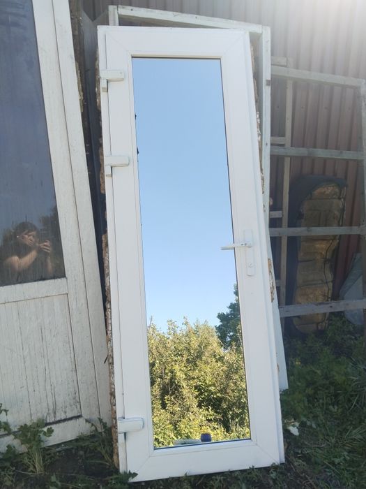 Пластиковые двери