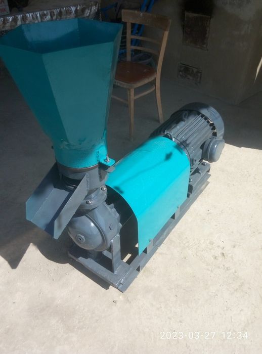 Гранулятор аппарати сотилади и.