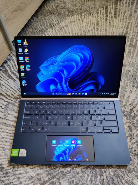Asus Zenbook 14 i7 gen 10.16g RAM.512gb ssd.sceenpad.Nvidia MX