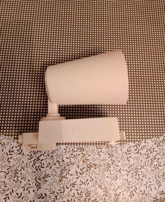 продается светильник