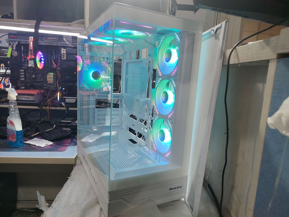 Продам  корпус Huntkey White с ARGB вентиляторами
