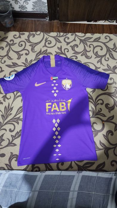 Orginal forma     Al-AIN Jamosi futbolchisining orginal formasi