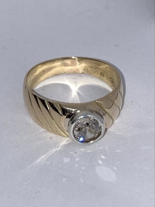 Inel aur cu diamant 0.66ct