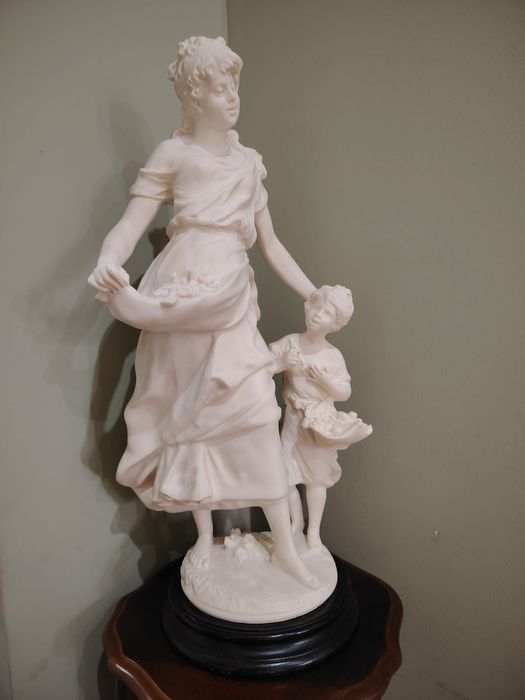 Statueta marmolina
