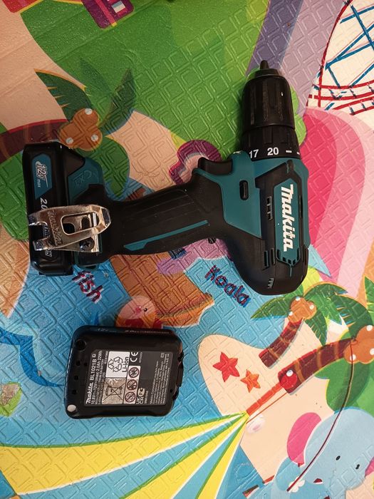 Mașină de găurit și înșurubat Makita CXT 12V – Set complet