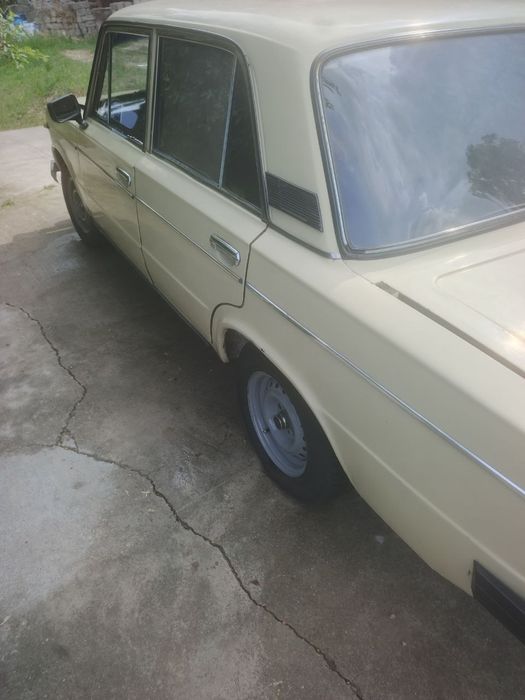 Vaz 2106 sotiladi