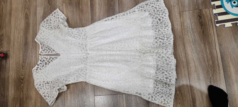 Официална бяла рокля