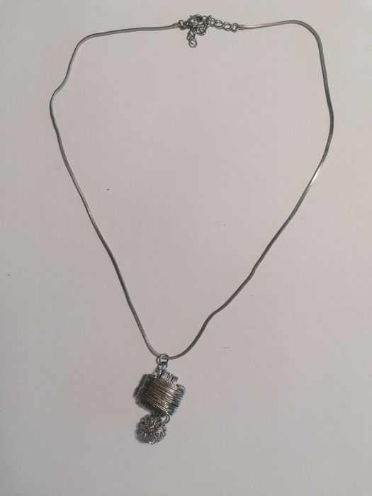 Colier cu medalion din argint, 6.87 gr, model foarte frumos și fin,