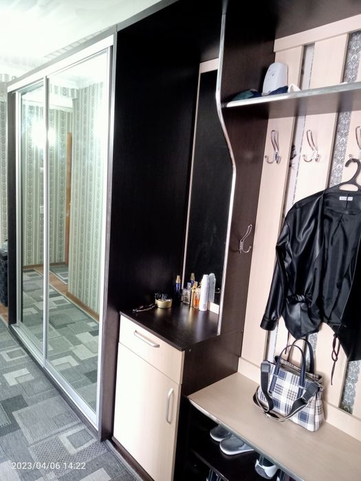 Шкаф -прихожая вместительный