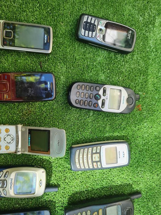 Различни модели телефони една цена