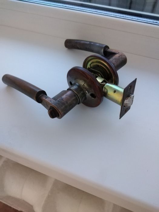 Ручка дверная...