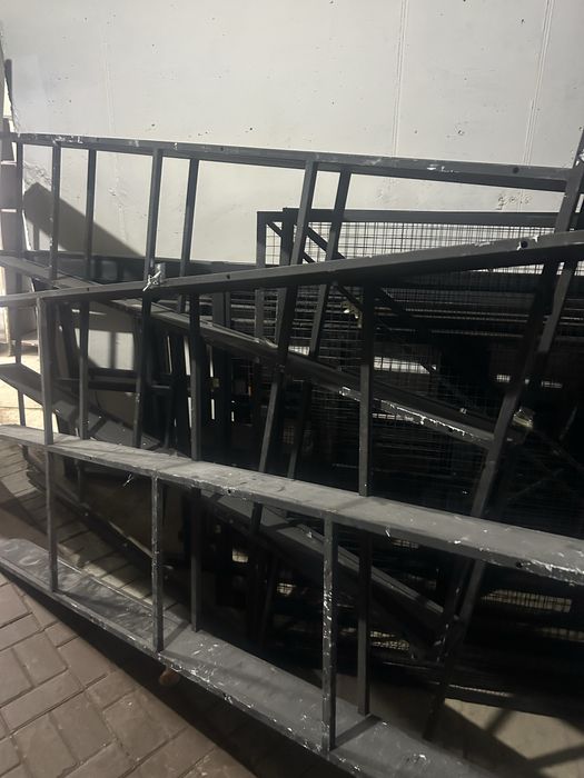 Продается перегородки полки железные