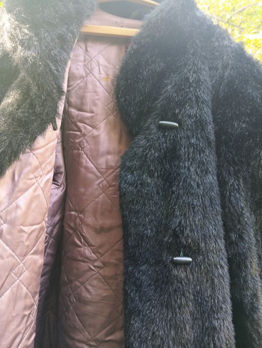 Шуба женская длинная. Скоро зима,берите.