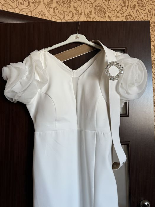 Вечернее белое платье на той