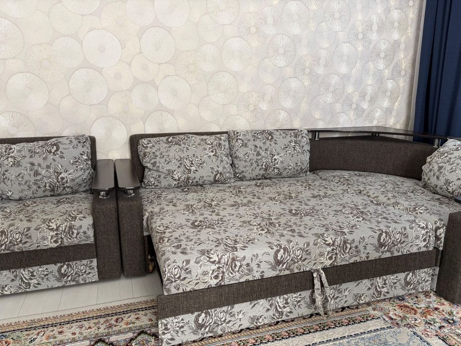 Продам диван серого цвета