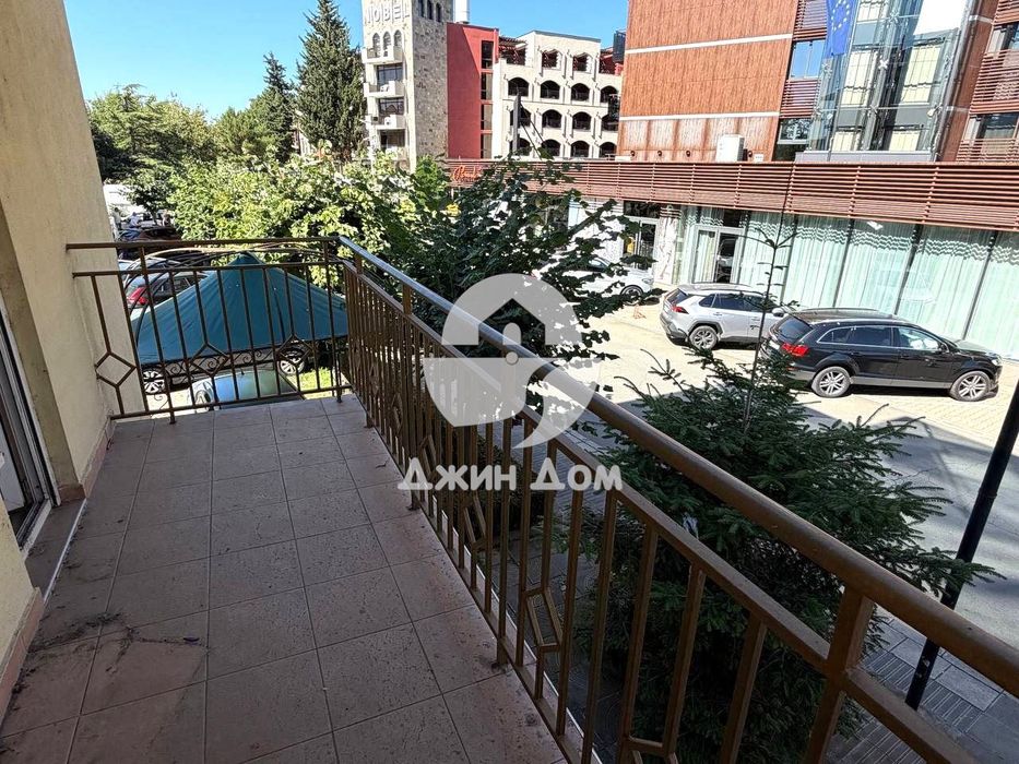 Просторен тристаен апартамент в к-с „Форум“, к.к. Слънчев бряг