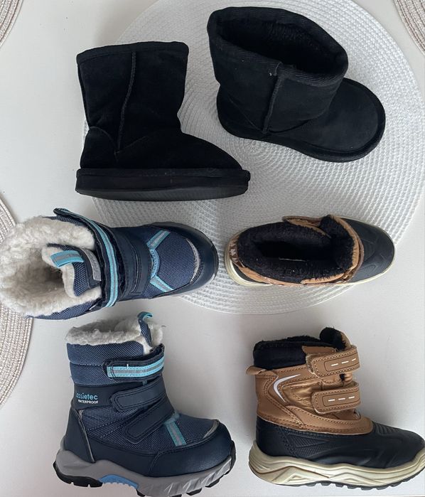 Încălțăminte călduroasă pentru băieți, mărimea 24, de toamnă/iarnă (ghete, Ugg-uri), între 35 și 50 de lei.
