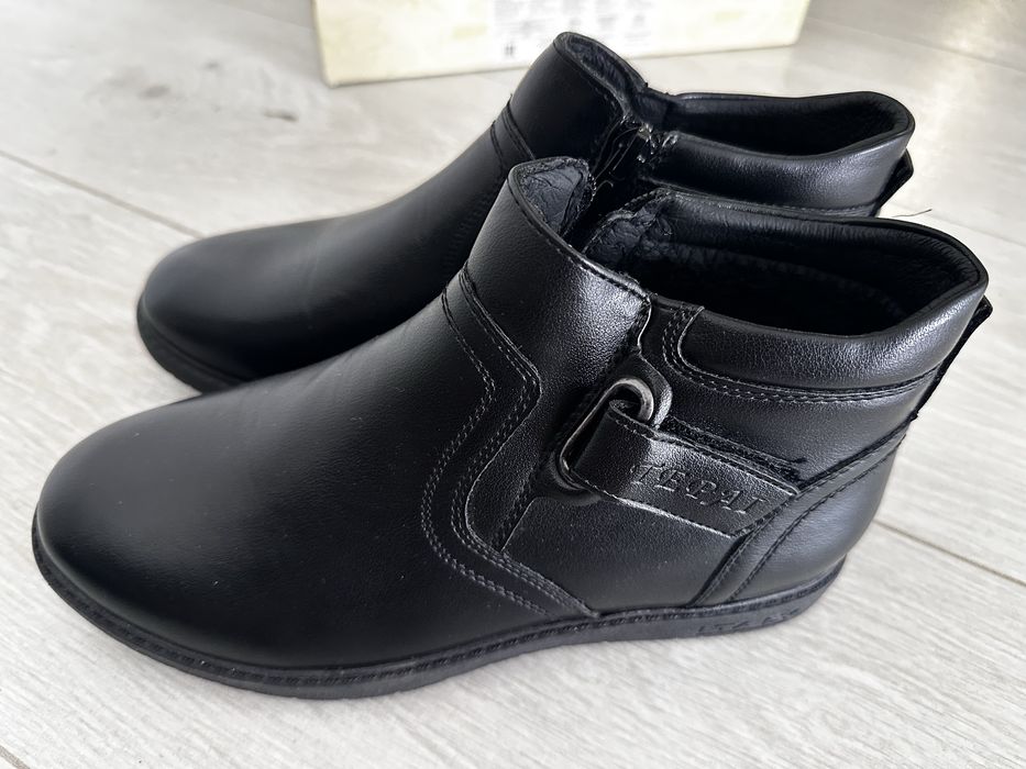 Продам осенне-весенние ботинки