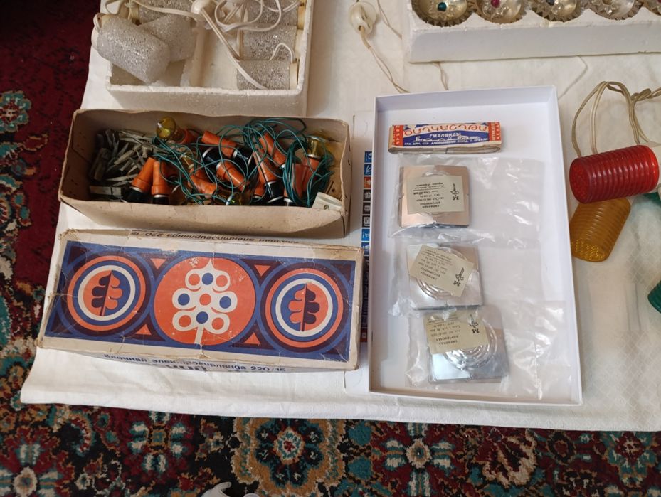 Новогодние гирлянды , игрушки , дед Морозы , снегурочки СССР